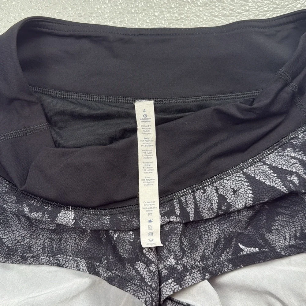 Lululemon Speed Short Kindred Spirit‎ Black Multi / Black W7A19S Size 4